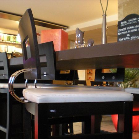 Hotel Le Juliano Carbon-Blanc Экстерьер фото